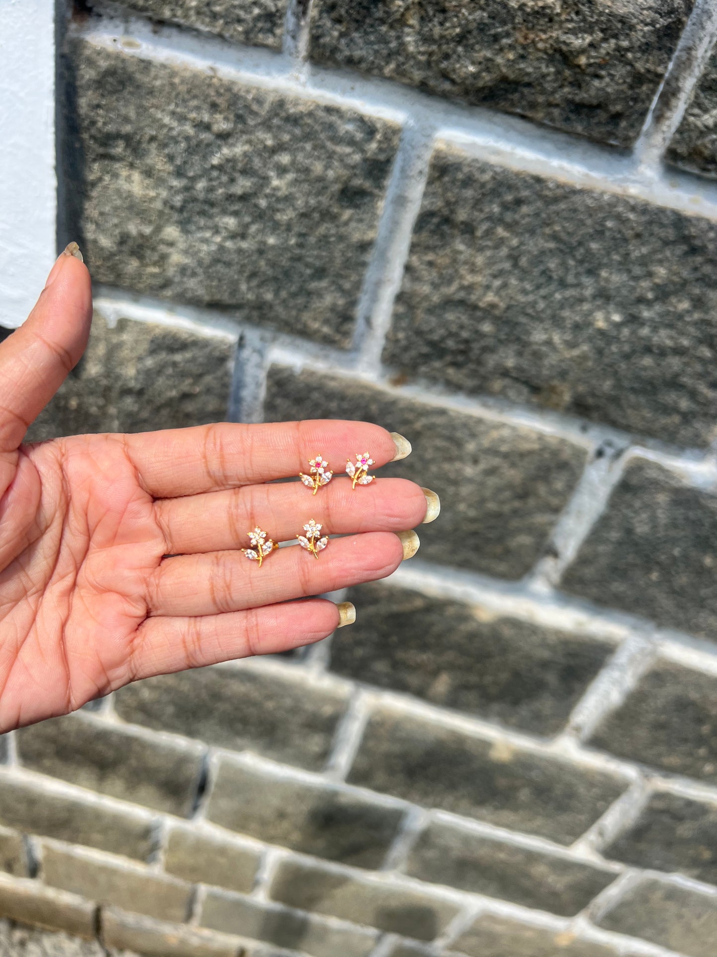 Premium gold plated flower stud with back screw product code G80