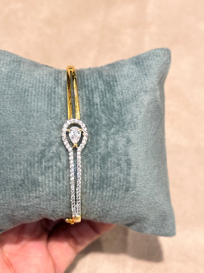 Premium party wear diamond finish openable bracelet product code B205
