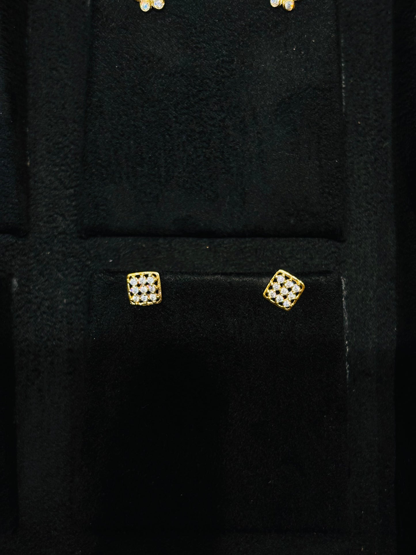 Premium gold plated daily wear ad screw back second studs product code E64