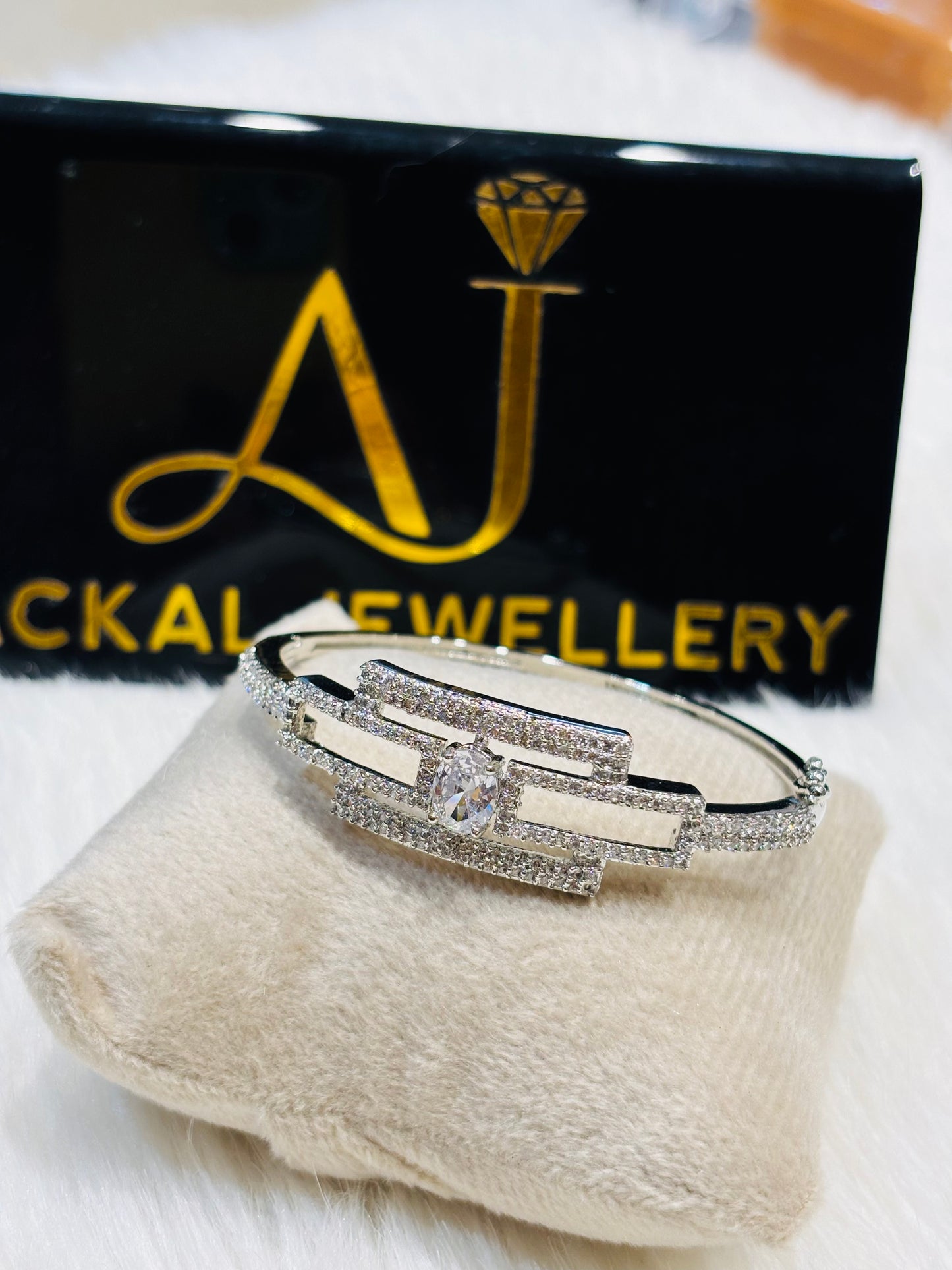Premium quality rodium polish openable bracelet (suitable for 2.4 and 2.6,2.8)product code B76