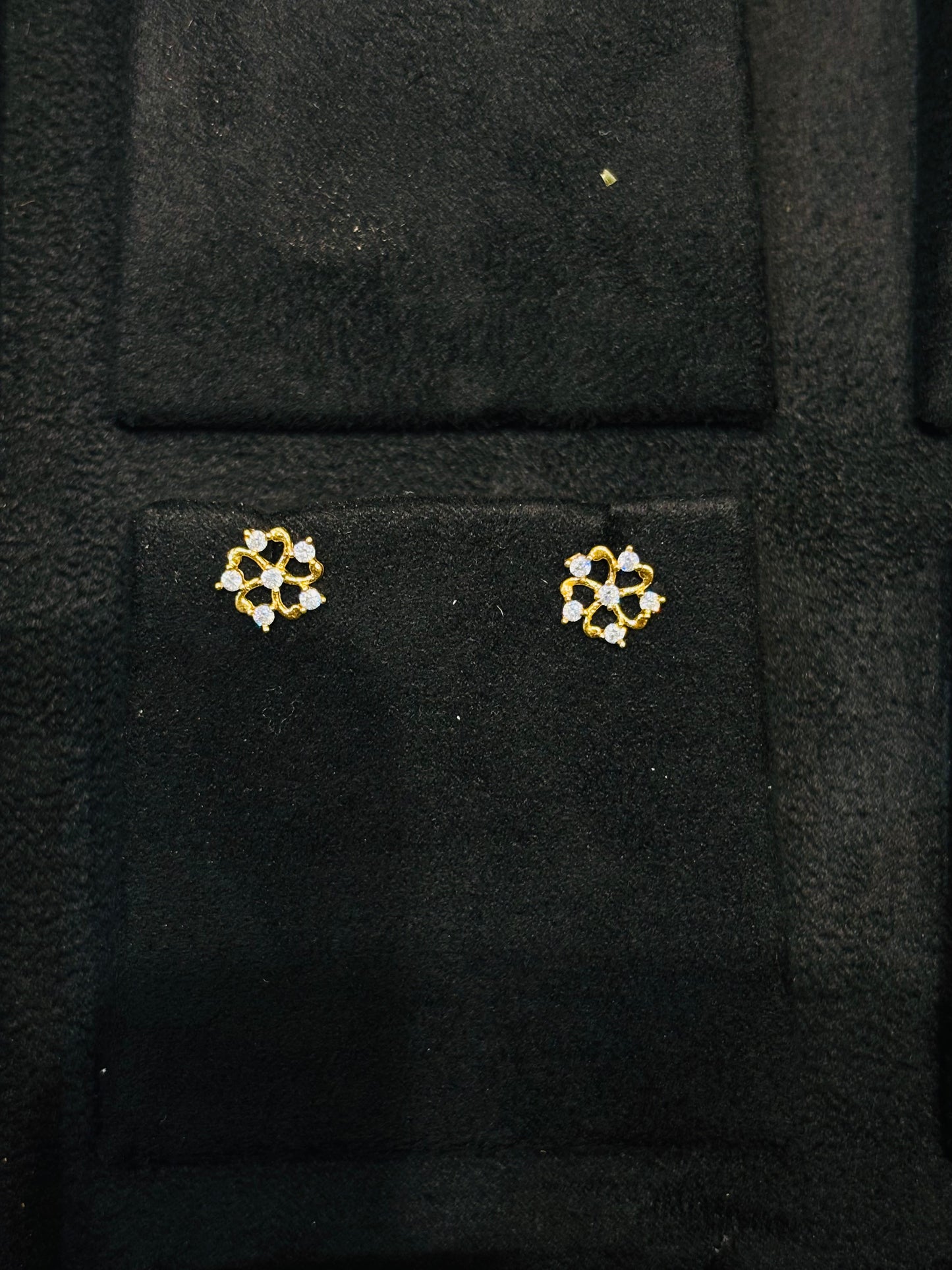 Premium gold plated ad daily wear screw back second studs/small studs product code E66