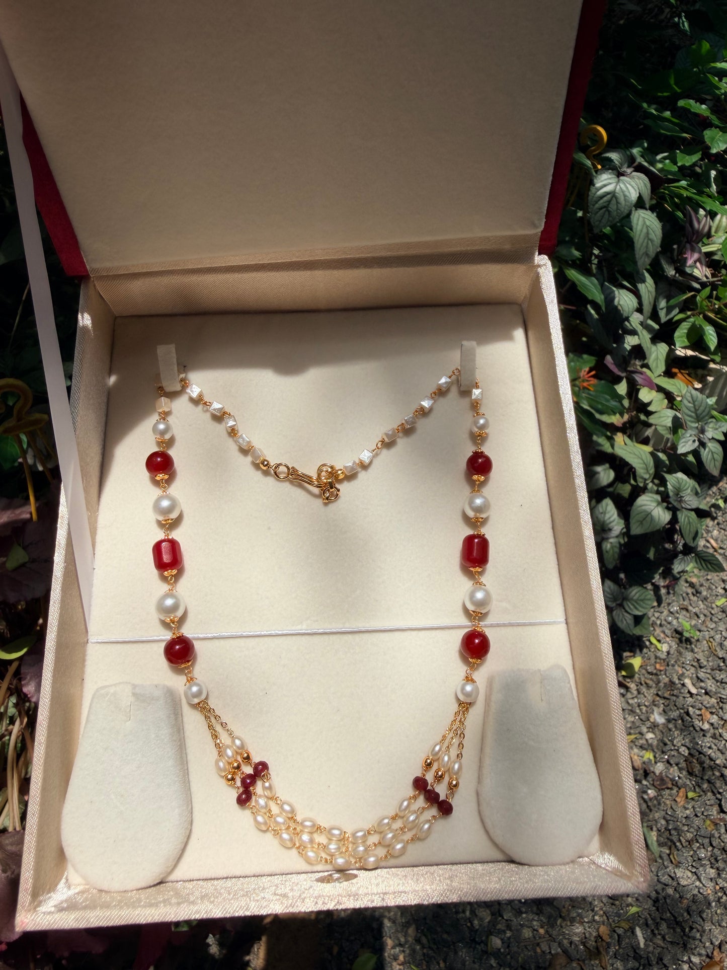 Premium quality pearl layer necklace product code P160