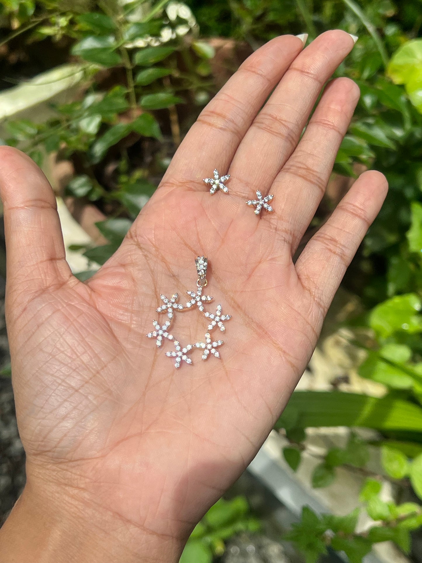 Premium diamond finish pendant set product code D371