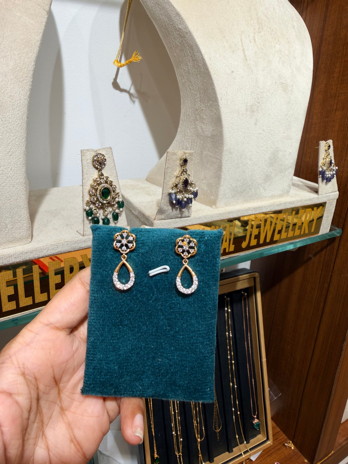 Premium diamond finish earrings product code E253