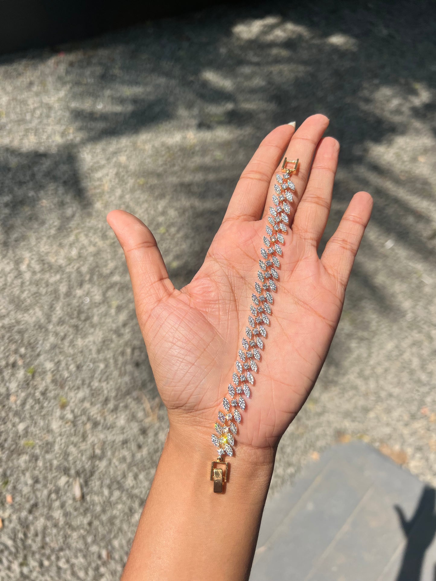 Premium diamond finish bracelet (suitable for 2 and 2.2 size ) product code B113