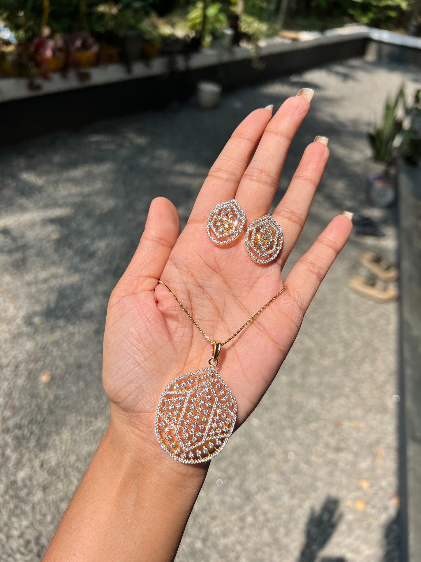 Premium diamond finish pendant chain set product code D88