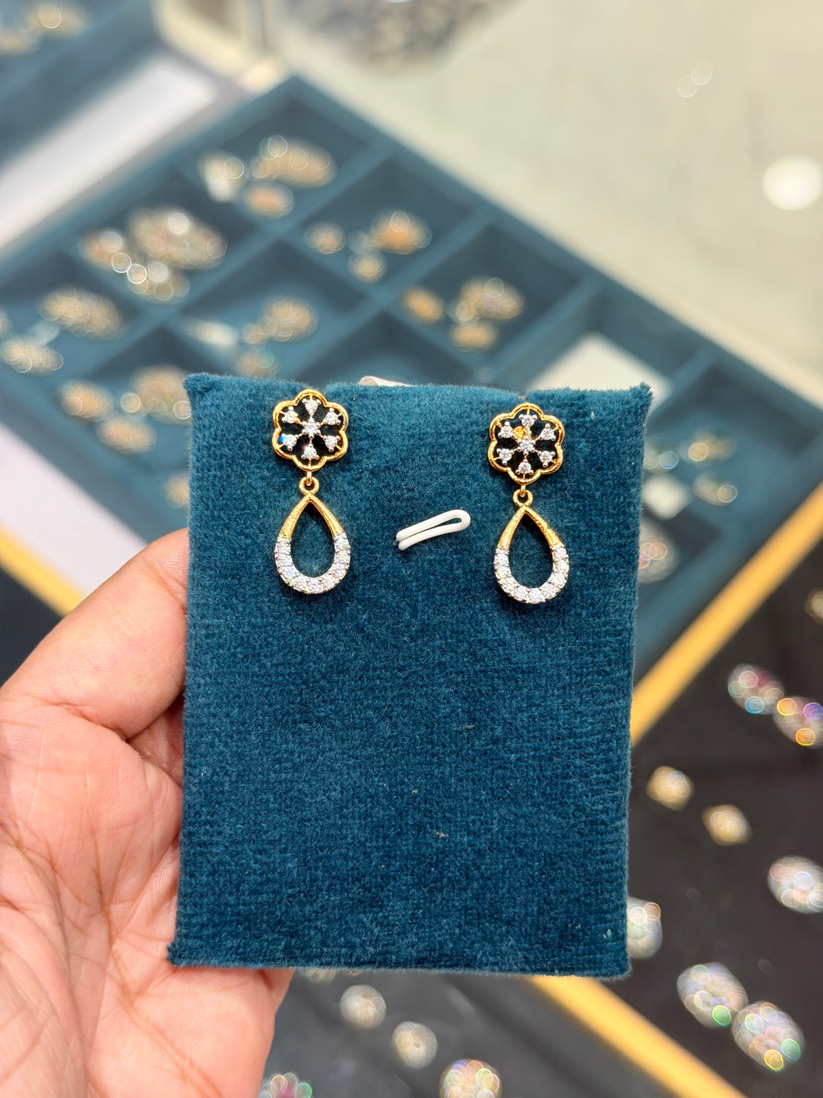 Premium diamond finish earrings product code E253
