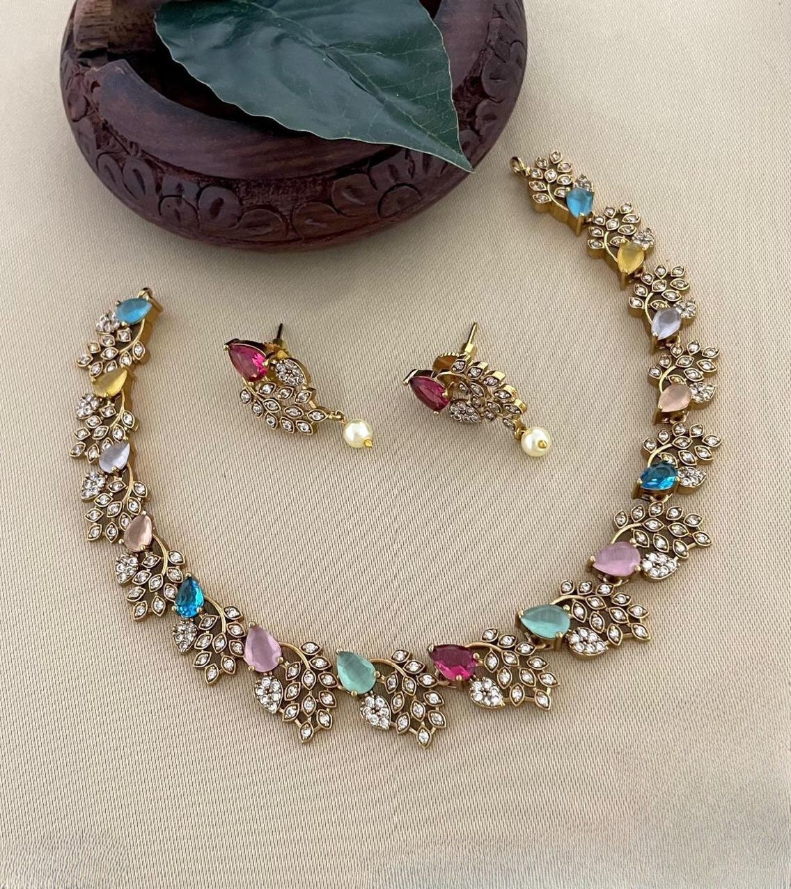 Premium designer ad multi color necklace