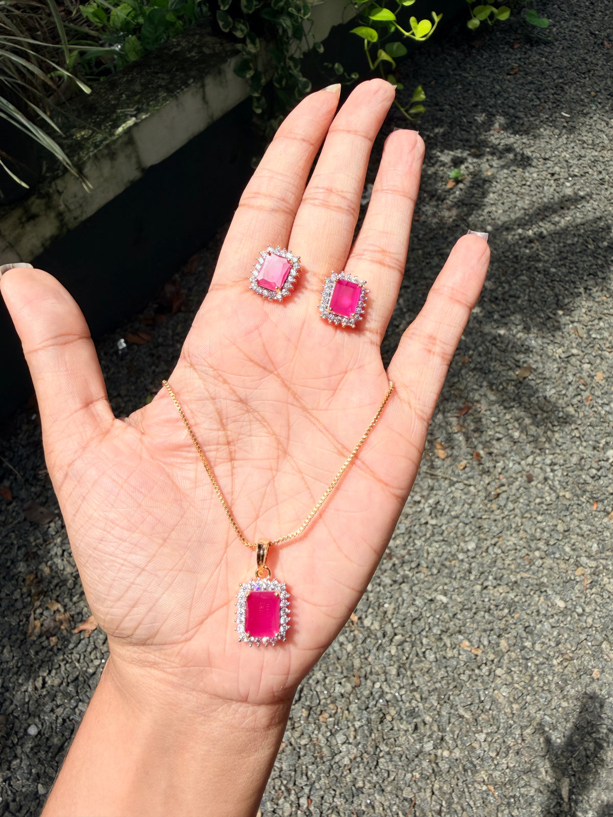 Premium party wear diamond finish pendant set with chain product code D426