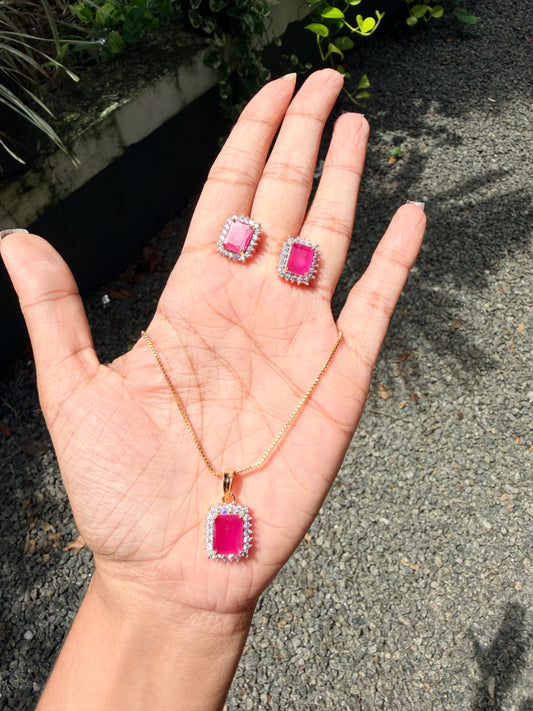 Premium party wear diamond finish pendant set with chain product code D426