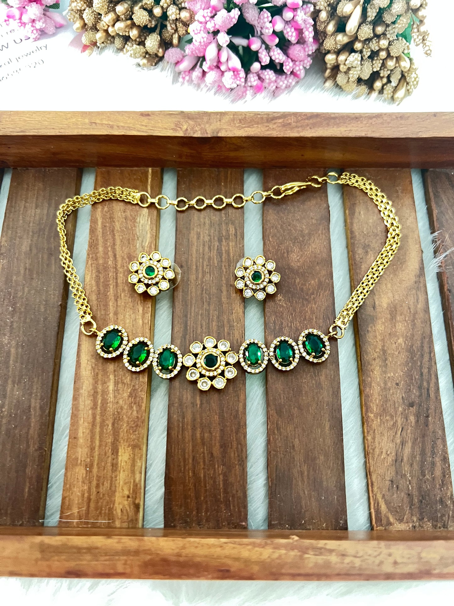 Simple Kundan stone choker set