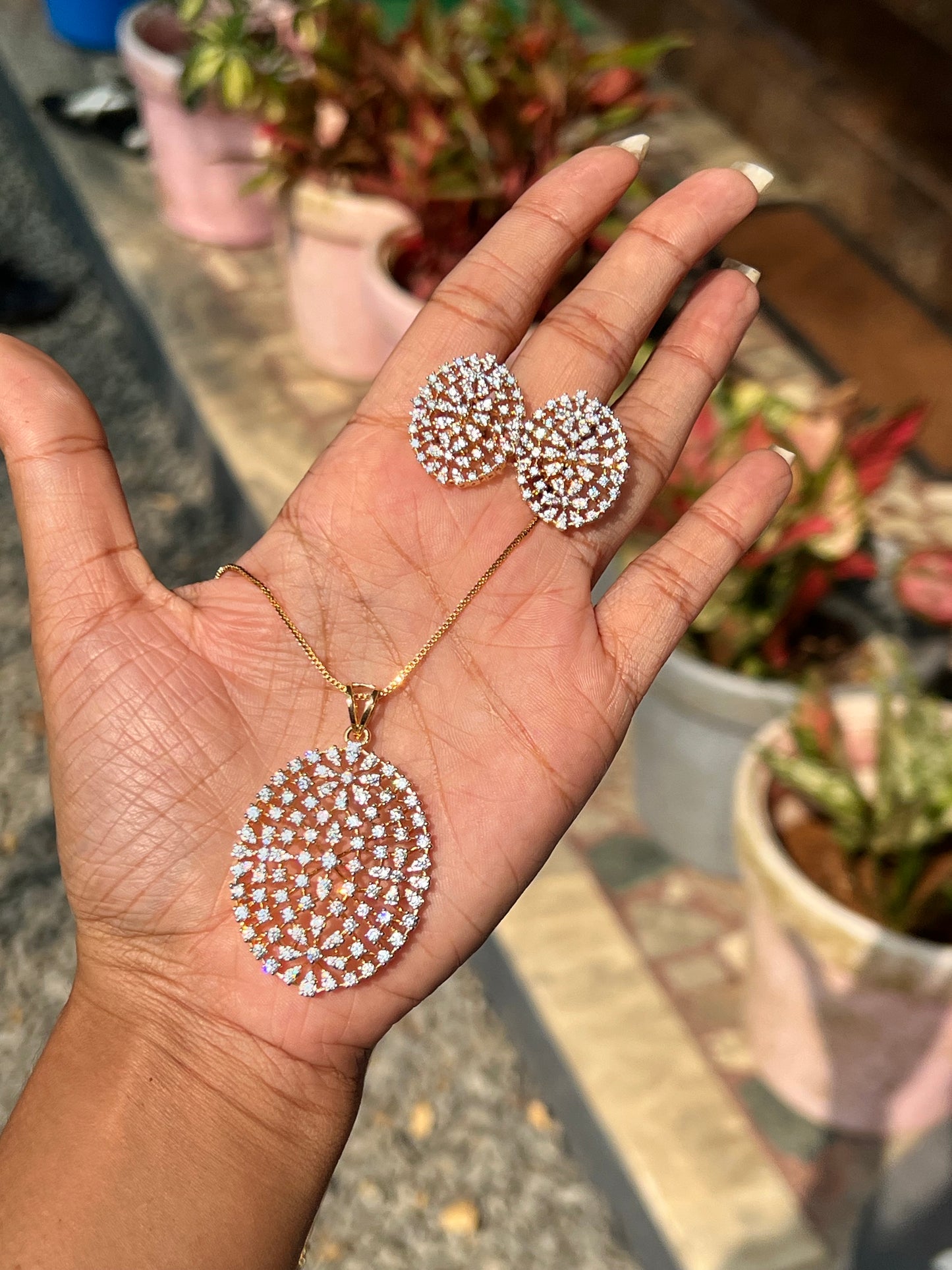 Premium diamond finish pendant chain set product code D68