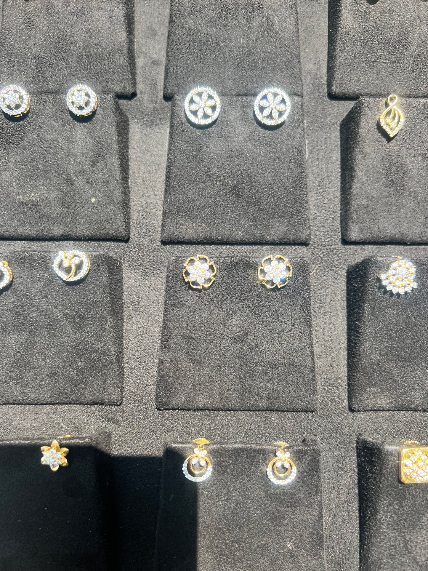 Premium diamond finish studs product code E110
