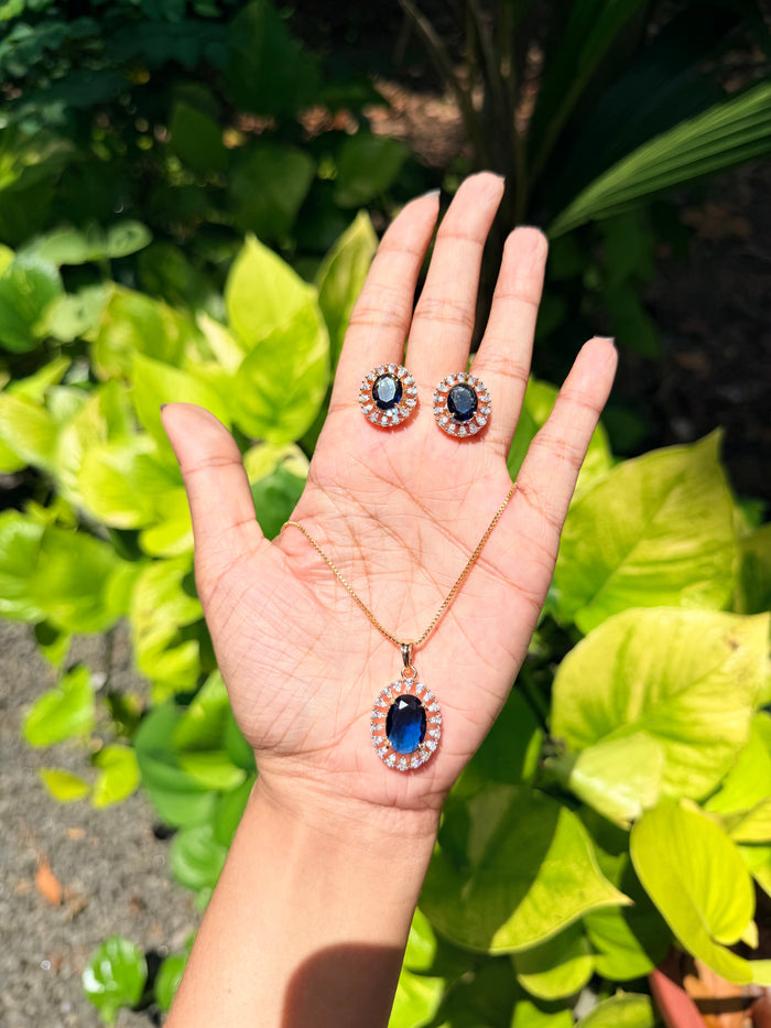 Premium diamond finish pendant set with chain Product code D421