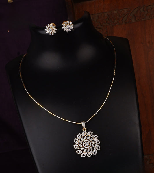 Premium diamond finish pendant chain set