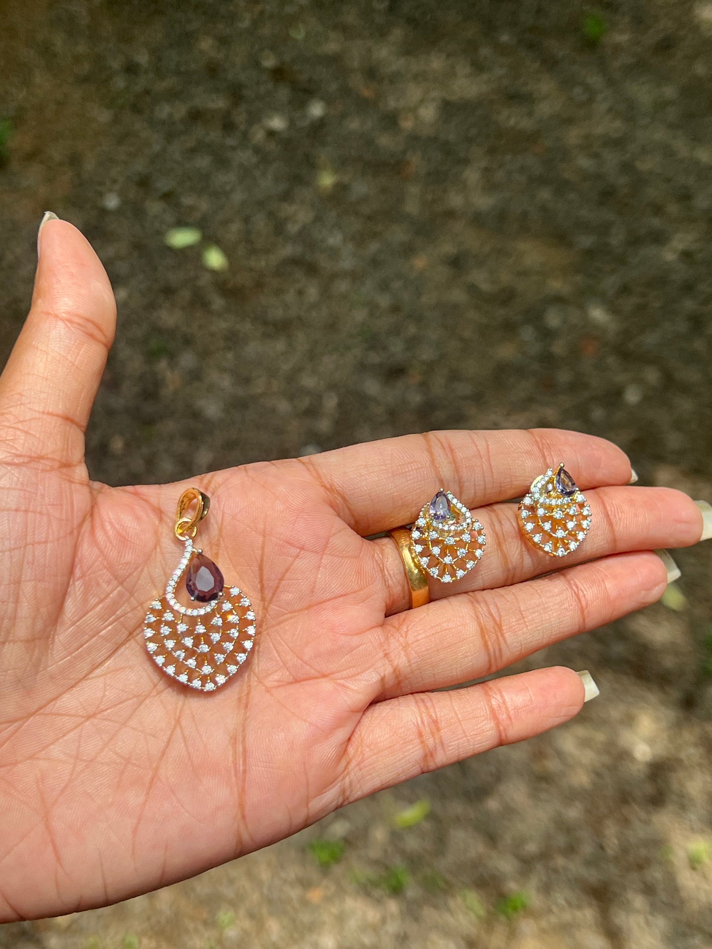 Premium diamond finish pendant set product code 190