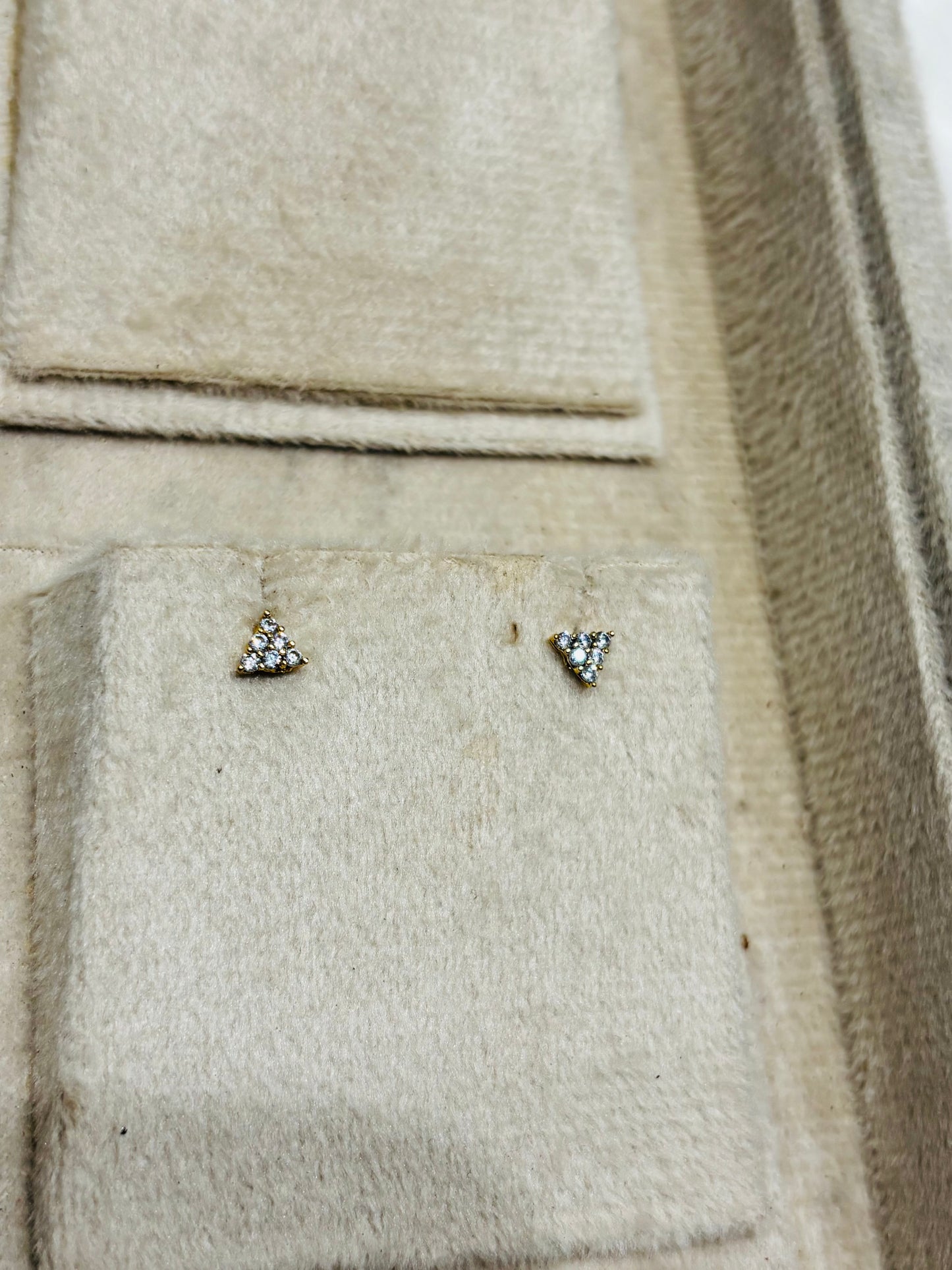 Premium gold plated daily wear screw back ad second stud /nosepins product code E65