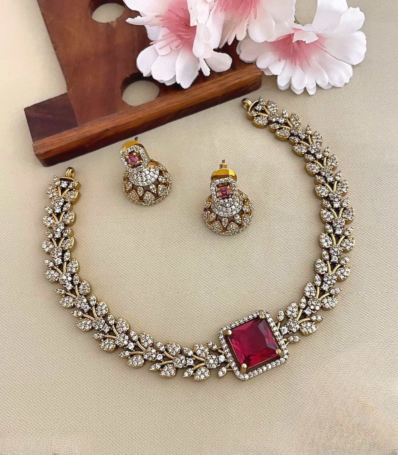 Hot selling Exclusive ad leaf necklace product 410