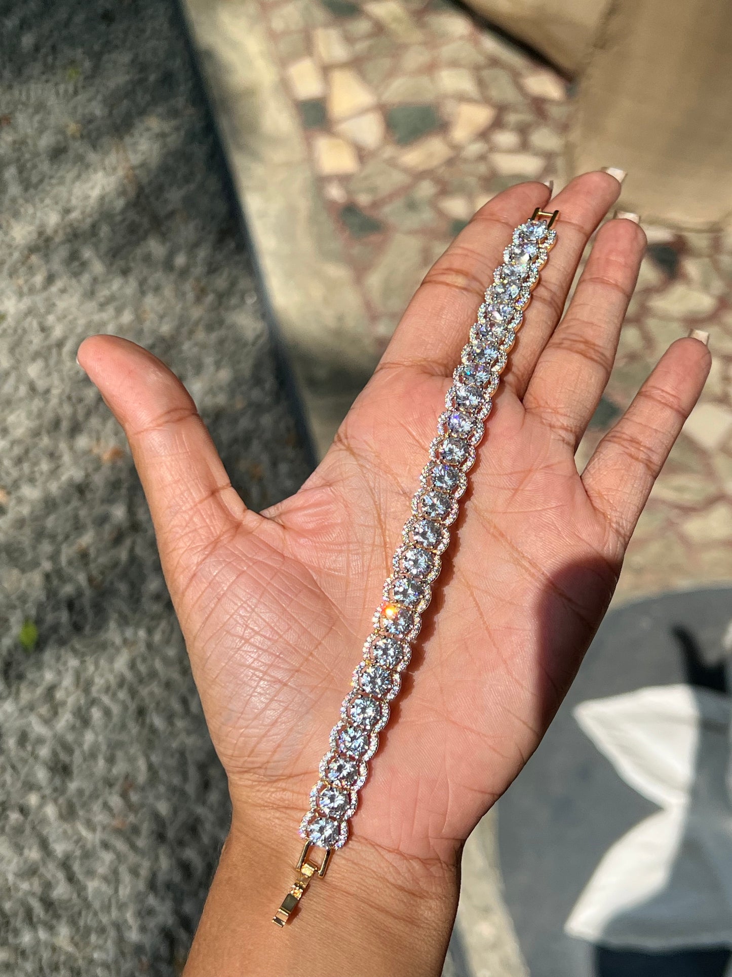 Premium diamond finish bracelet (suitable for 2.2 and 2.4 size )