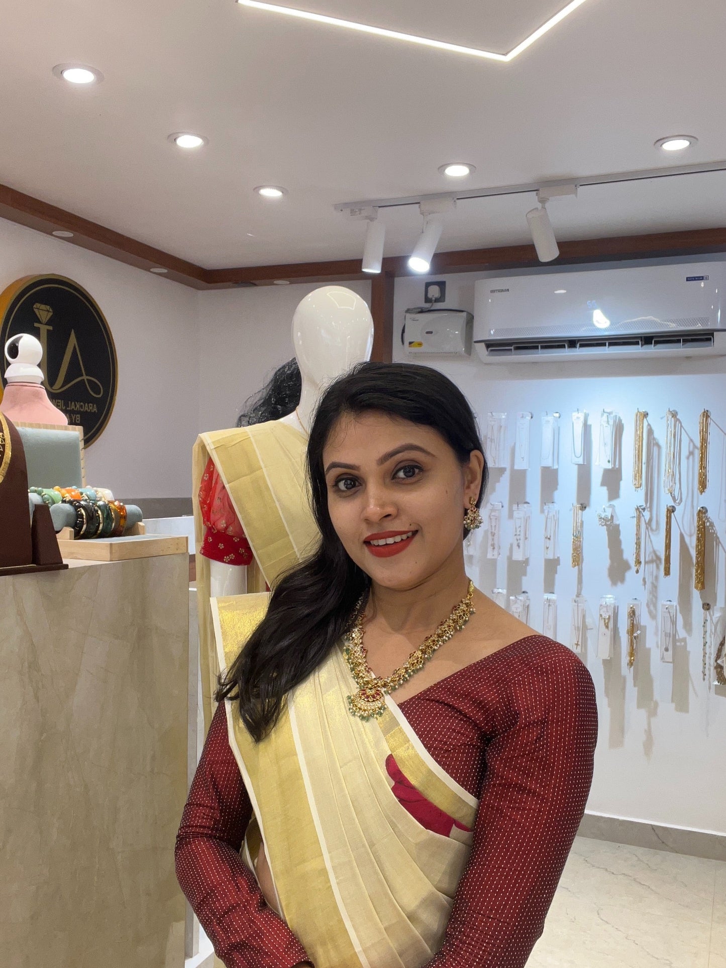 Premium quality kemp stone lotus beads and pearl hanging necklace set product code T14