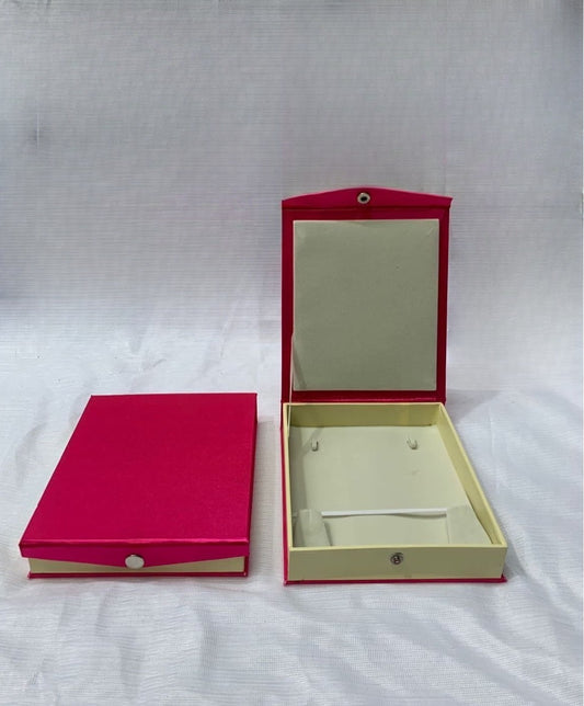 Jewellery box for necklace ,chain and earrings product code G03
