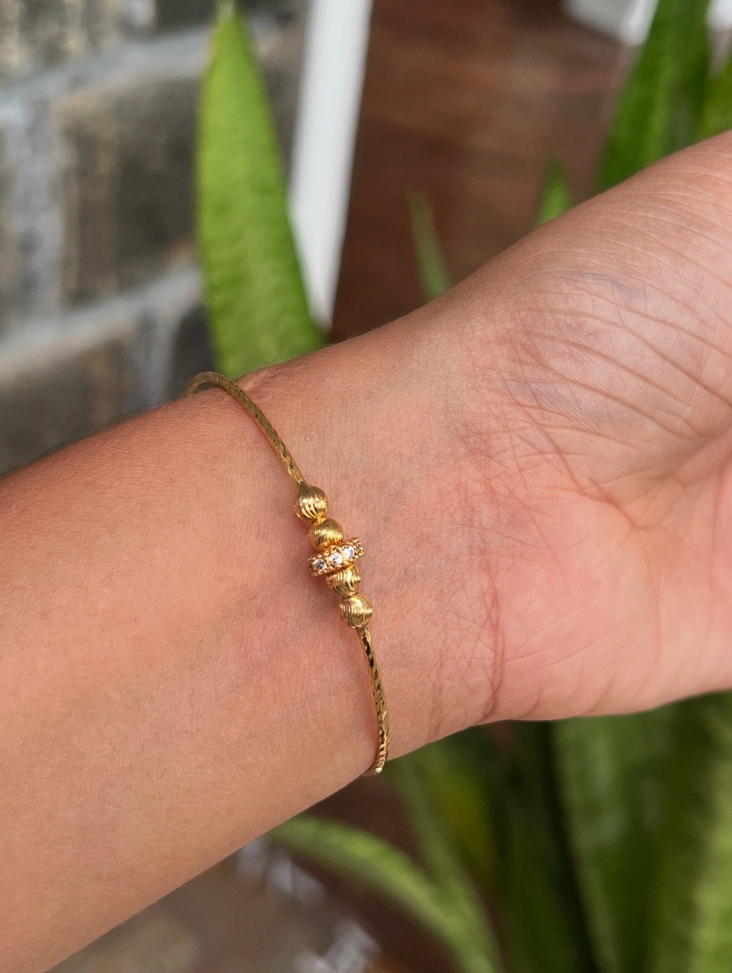 Premium gold plated daily use twisted bangle 2.4 product code G62