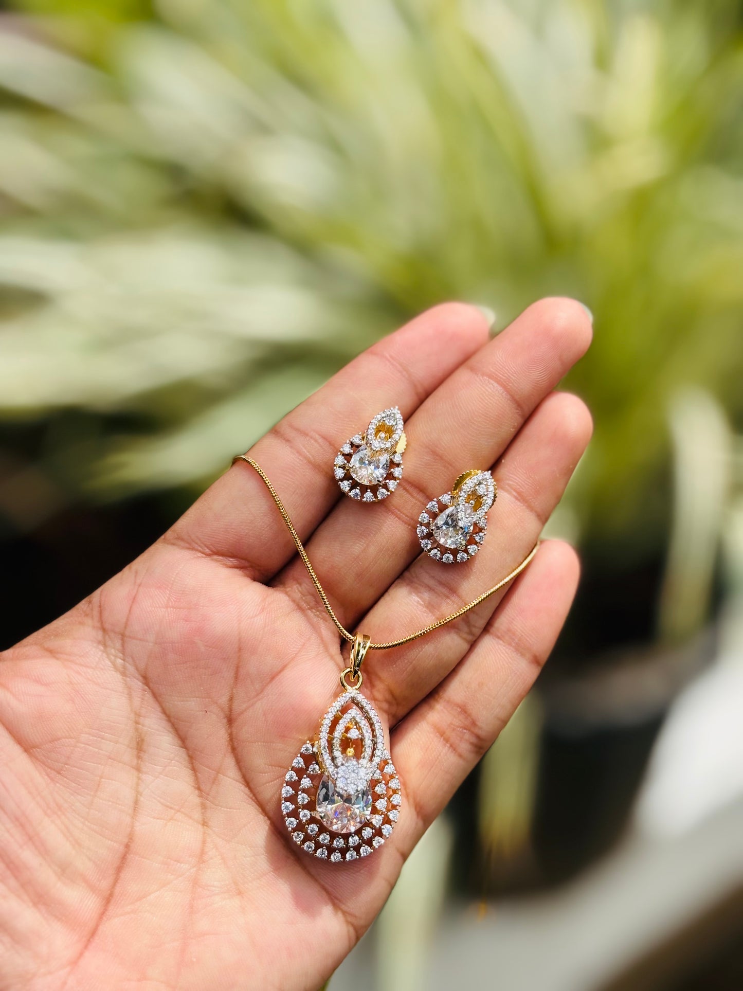 Premium daimond replica pendant set with chain product code N388