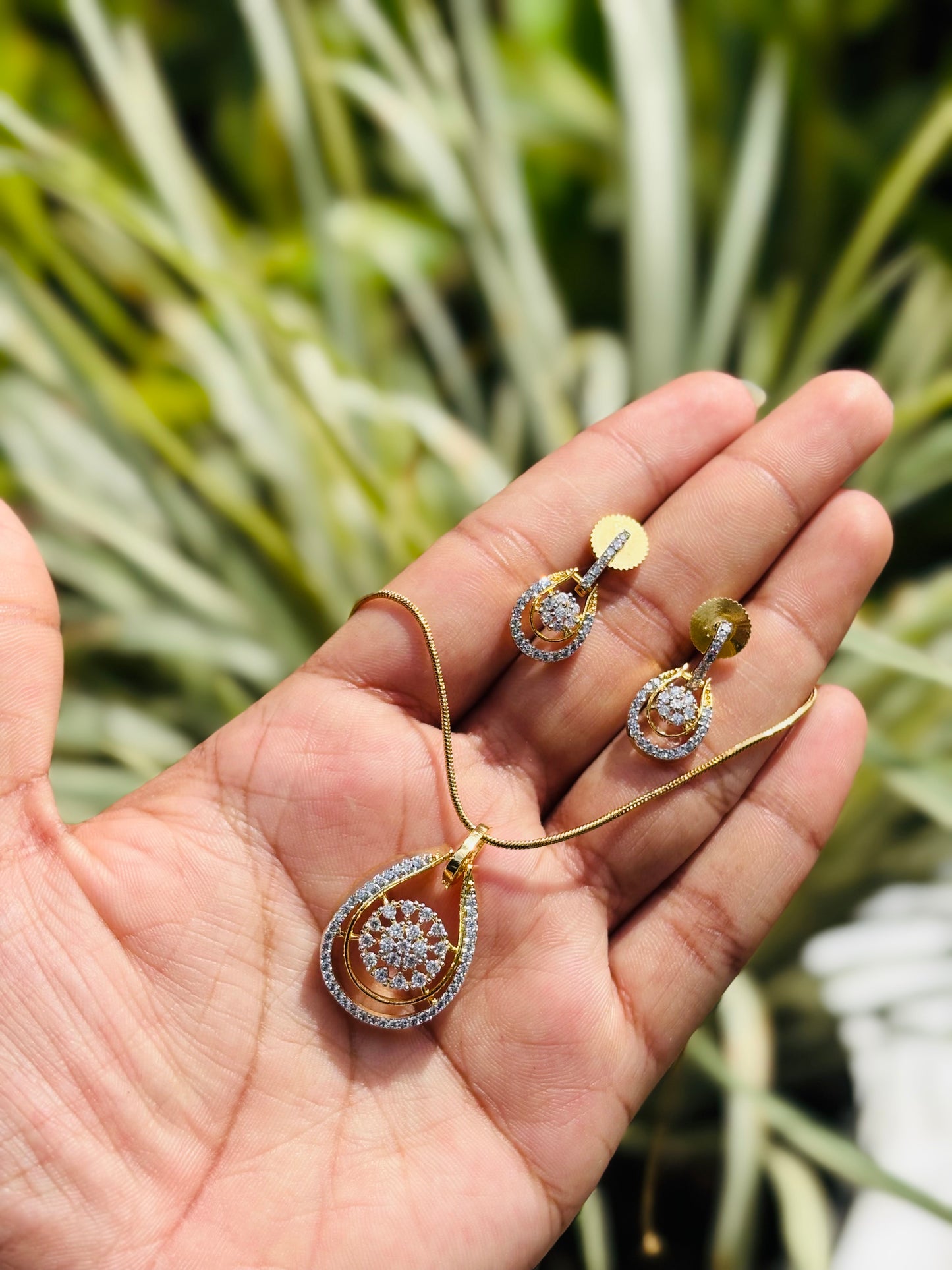 Premium daimond replica pendant set with chain product code N388