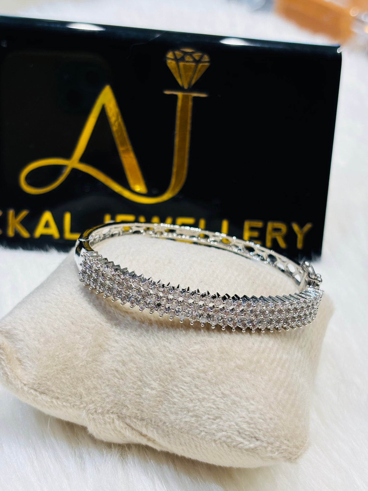 Premium quality rodium polish openable bracelet (suitable for 2.4 and 2.6,2.8)product code B76
