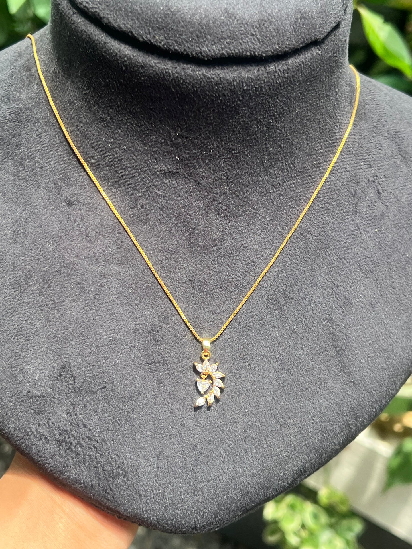 Premium gold plated daily wear pendant with gold plated 6pidi box chain product code G68