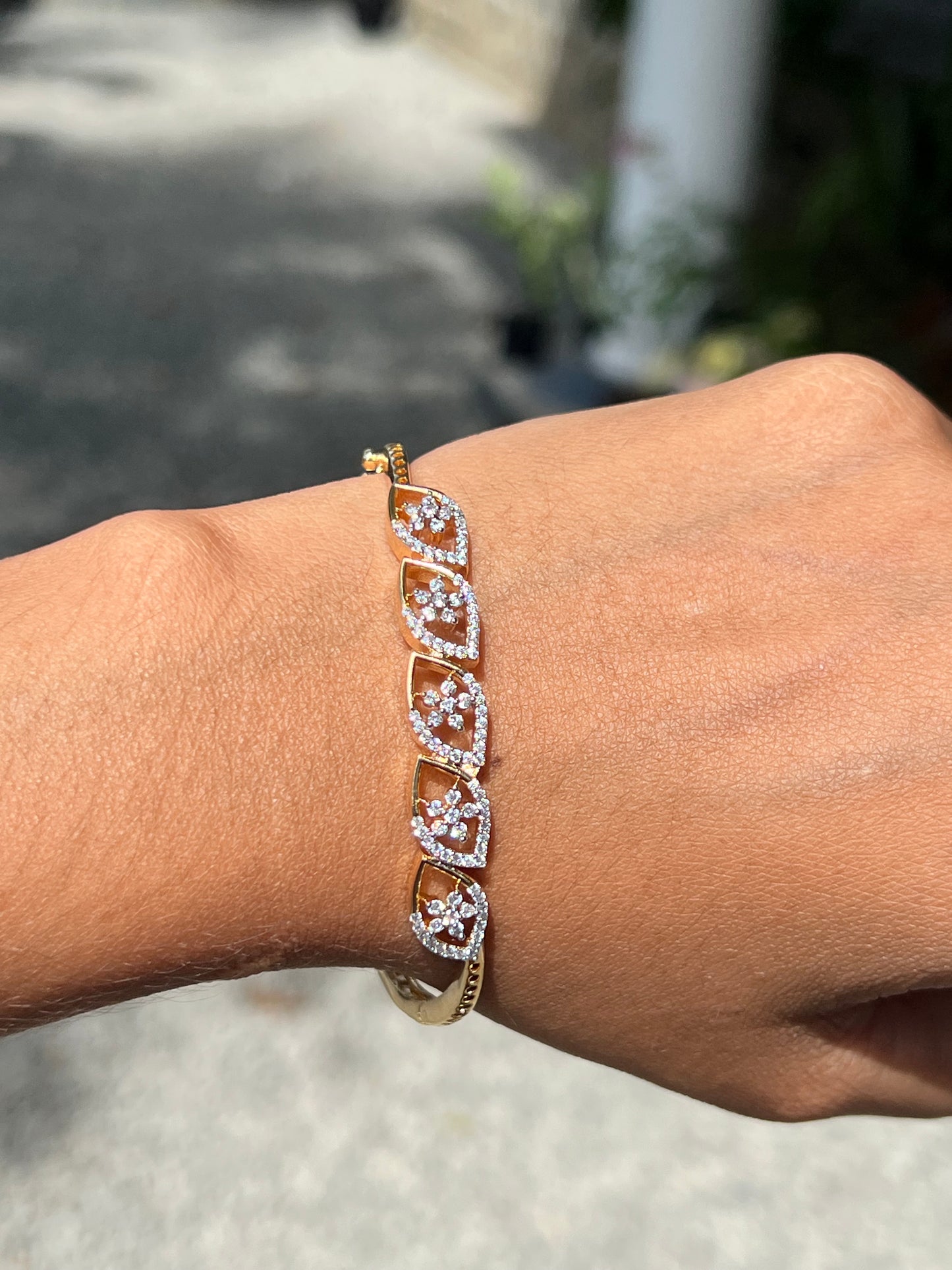 Premium quality diamond finish openable bracelet (suitable for 2.2 to  2.6) product code B10