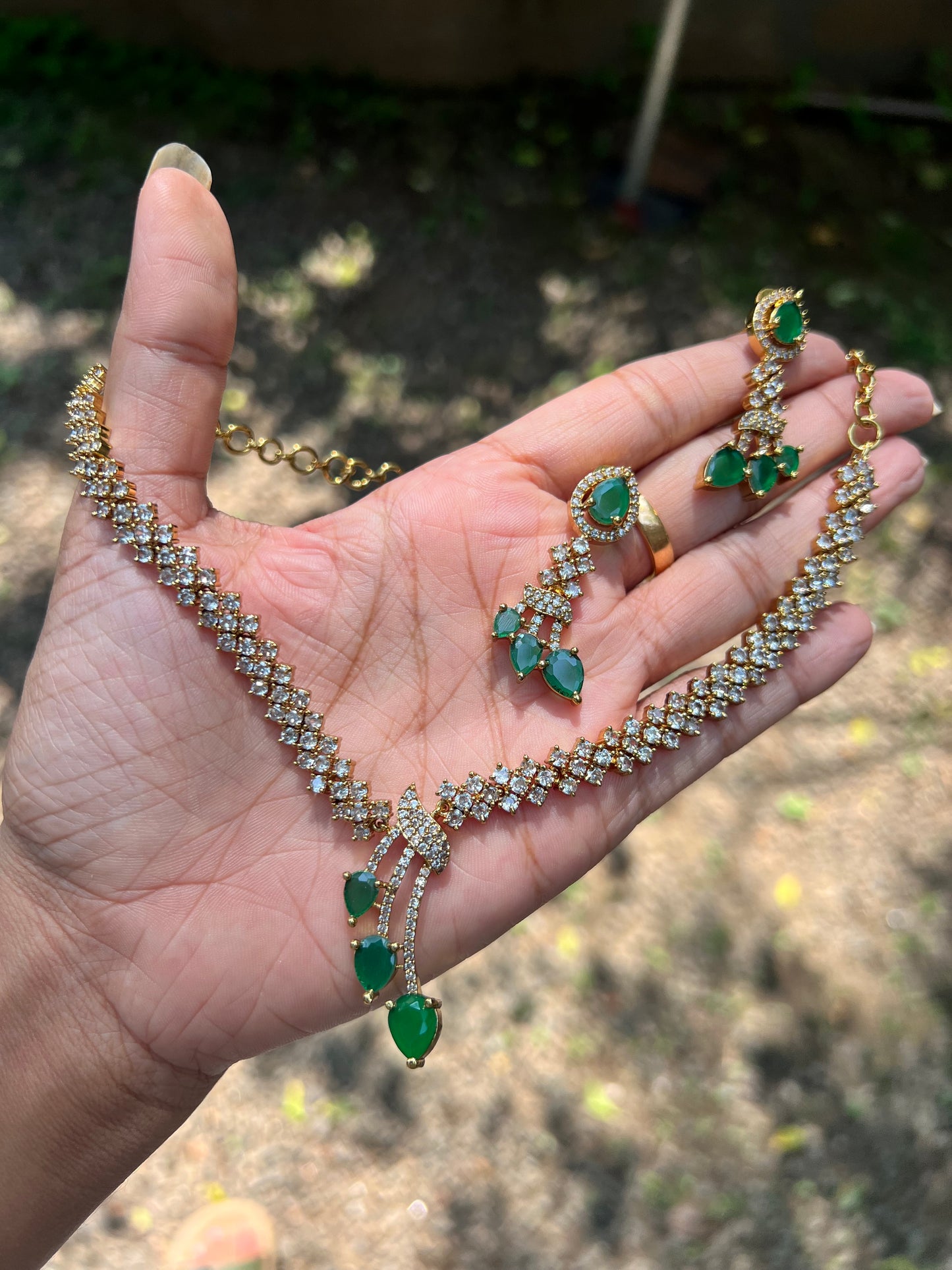 Premium ad floral necklace product code 924