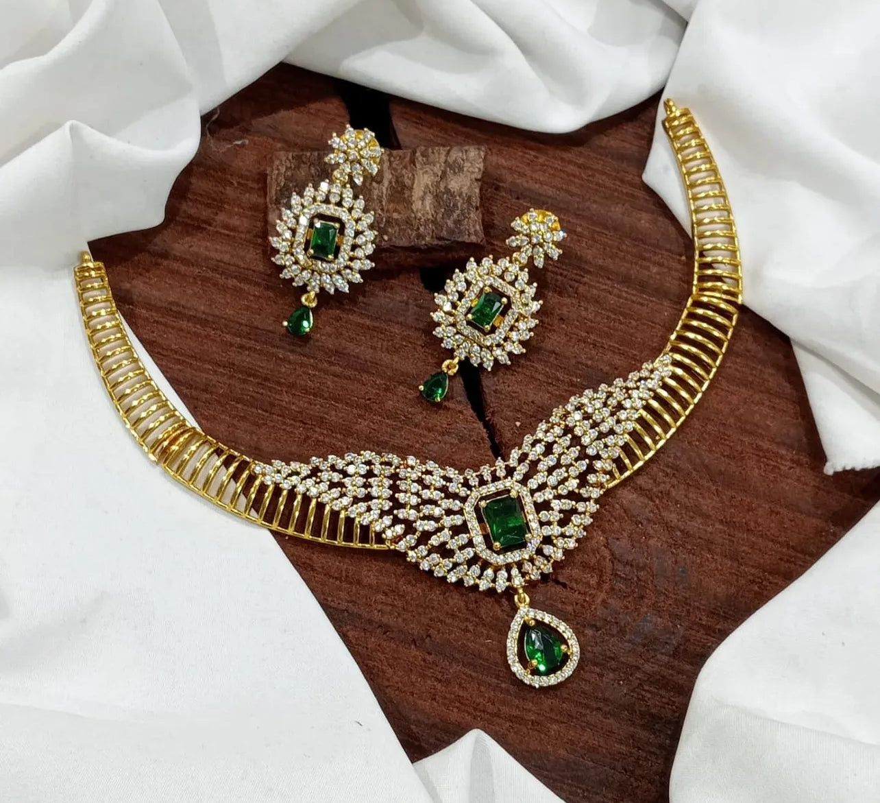 Premium ad designer necklace product code 350
