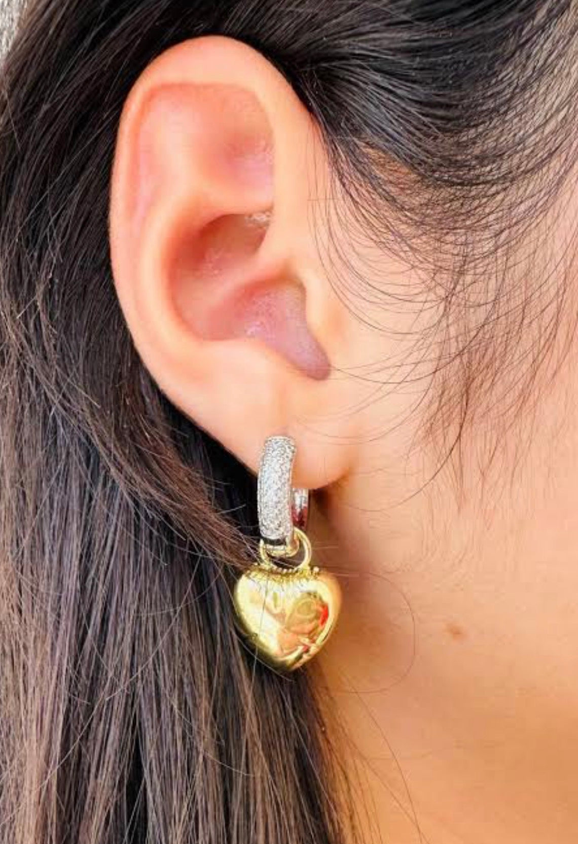 Premium quality 18k gold plated zircon stone heart shape asymmetrical clip earrings product code AT41