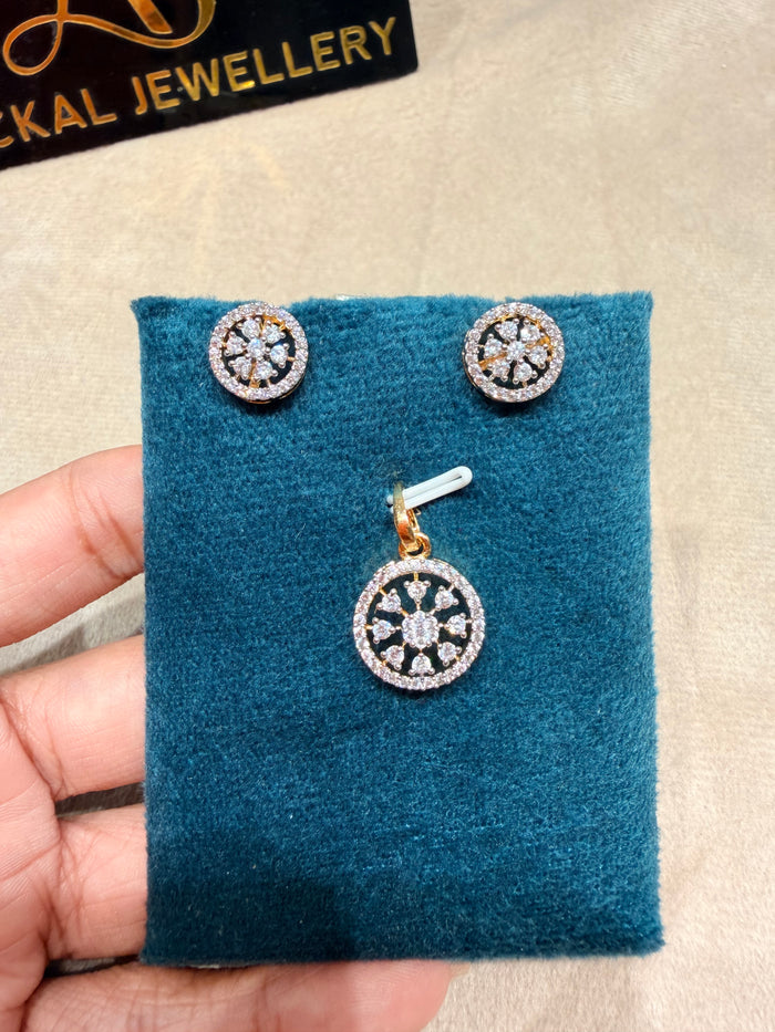 Premium diamond finish pendant set product code d391