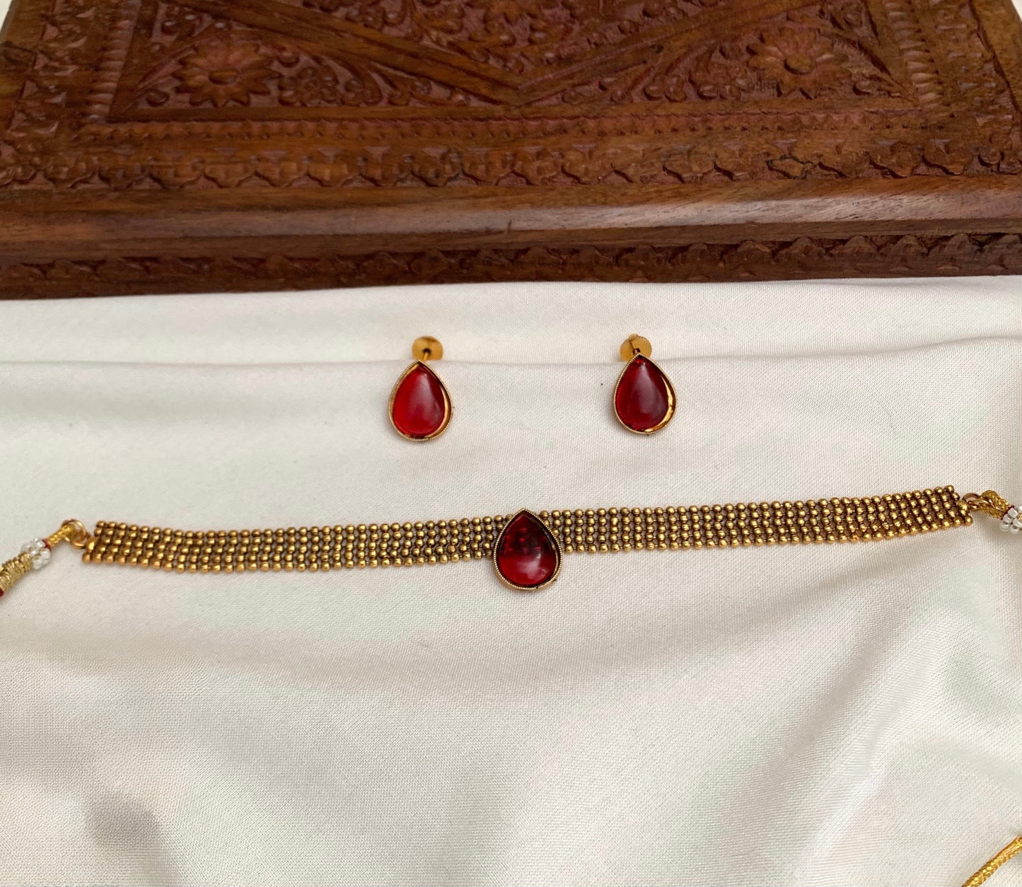 Premium elegant teardrop stone choker set product code T129