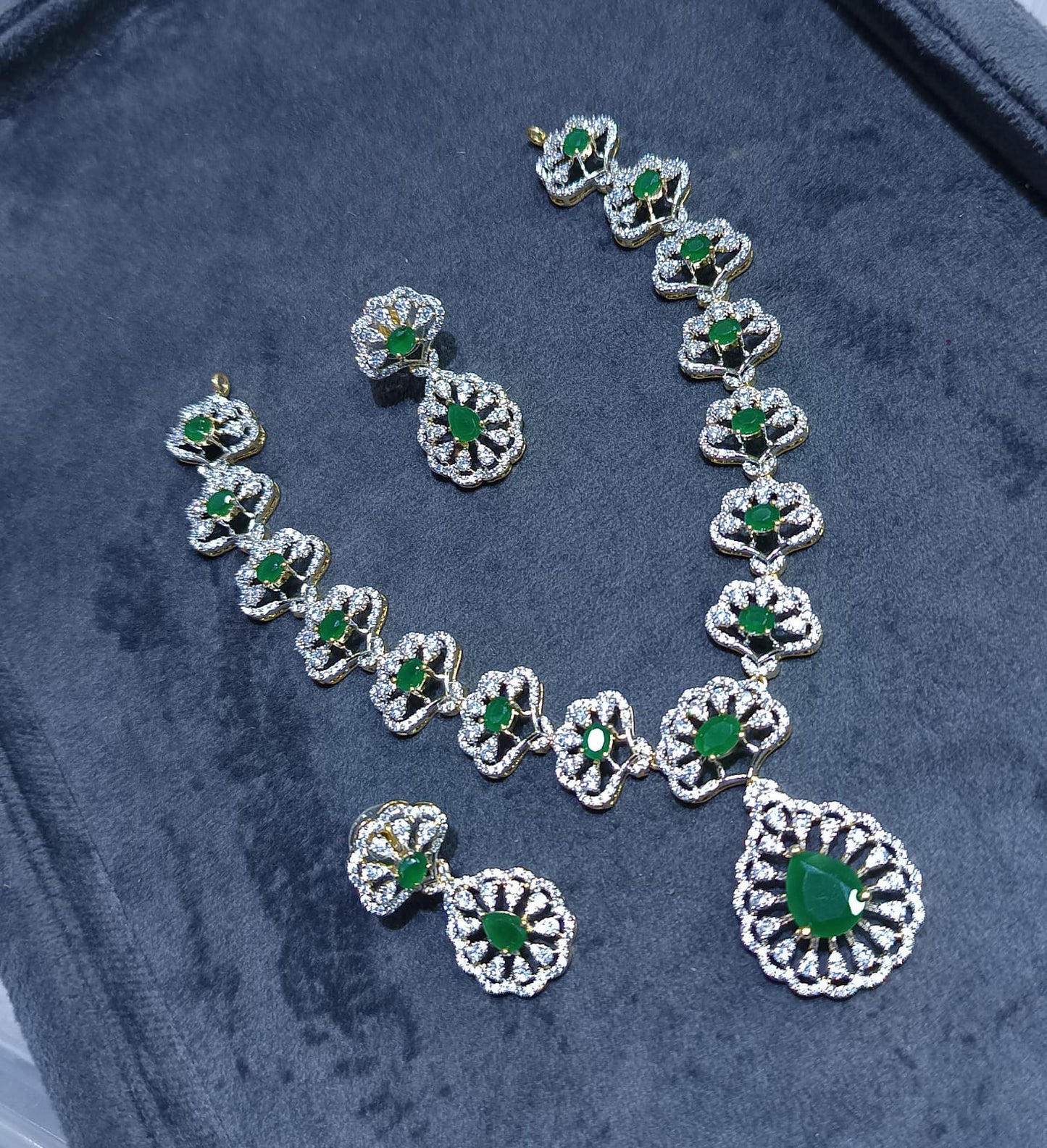 Premium classy diamond finish ad necklace product code 784