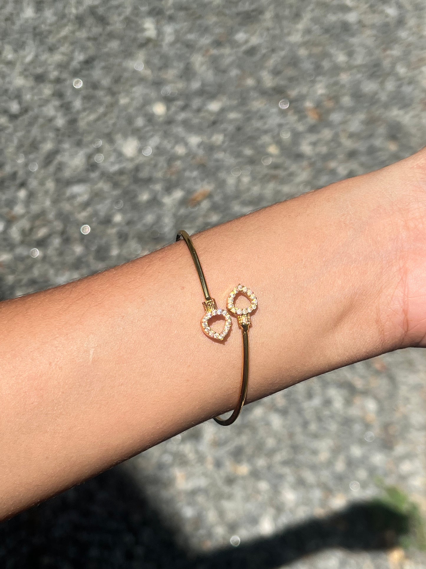 Premium gold plated daily use twisted bangle product code G40