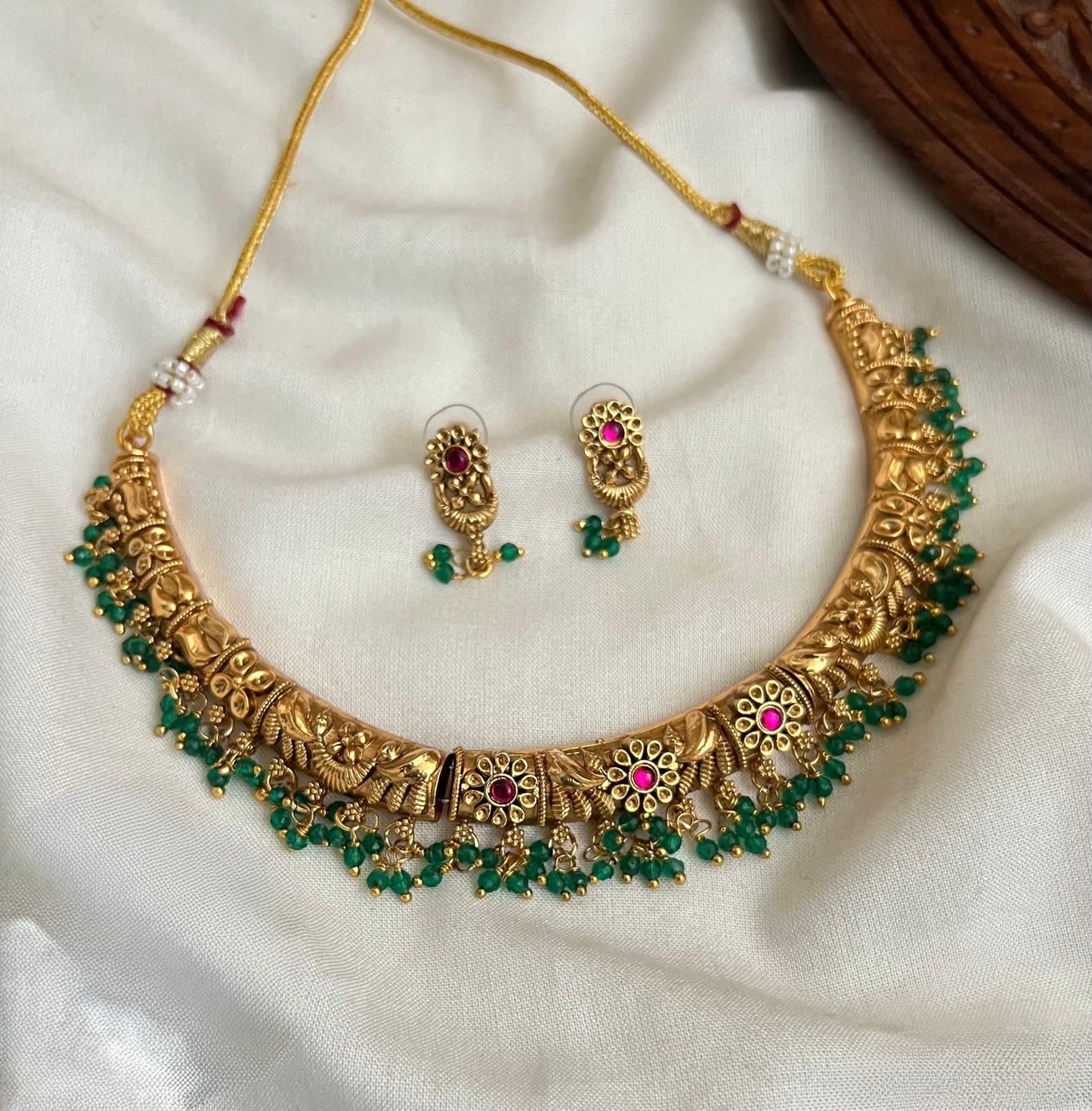 Premium quality traditional floral necklace set product code T125
