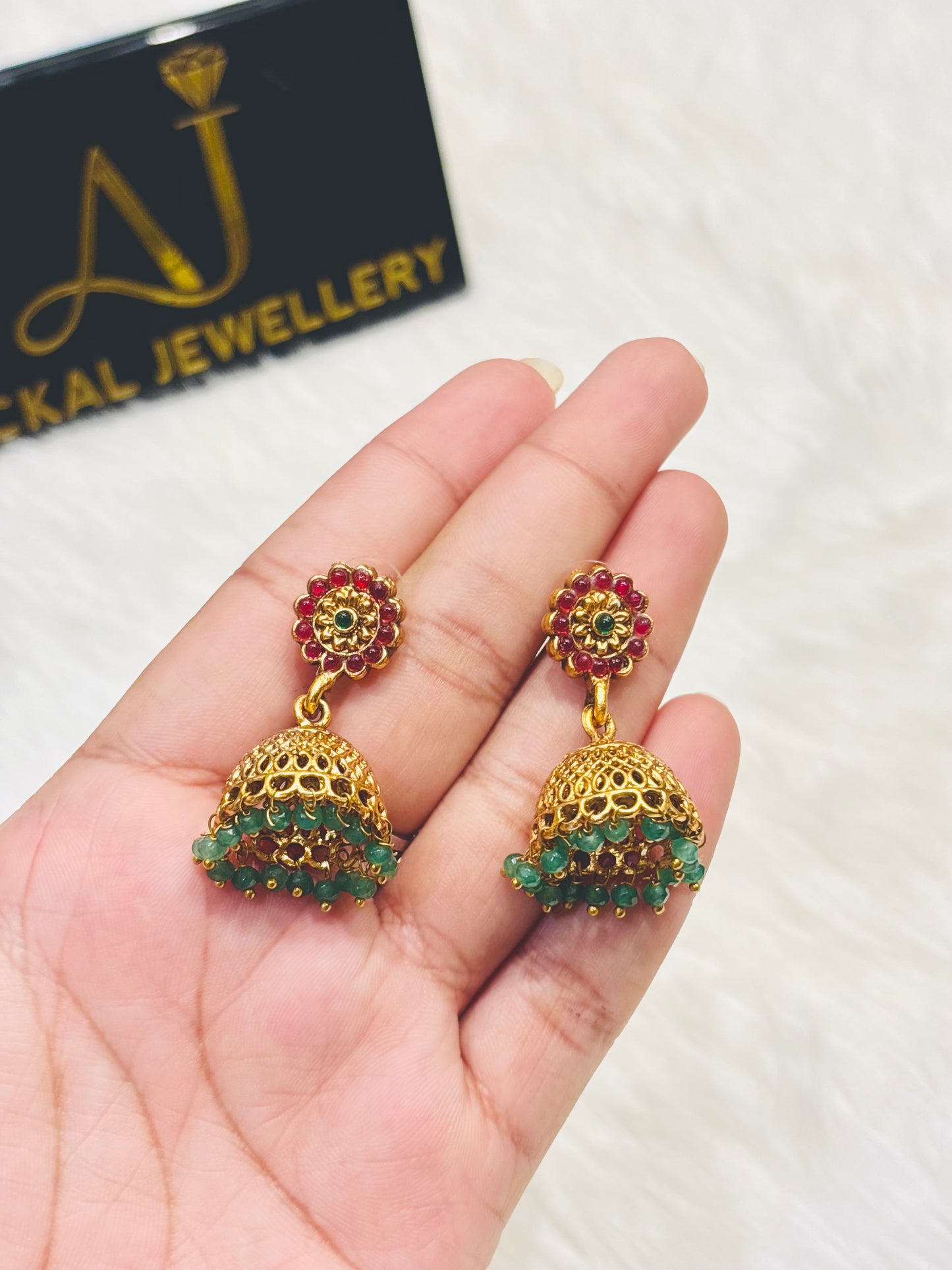 Premium quality non idol floral necklace product code N399