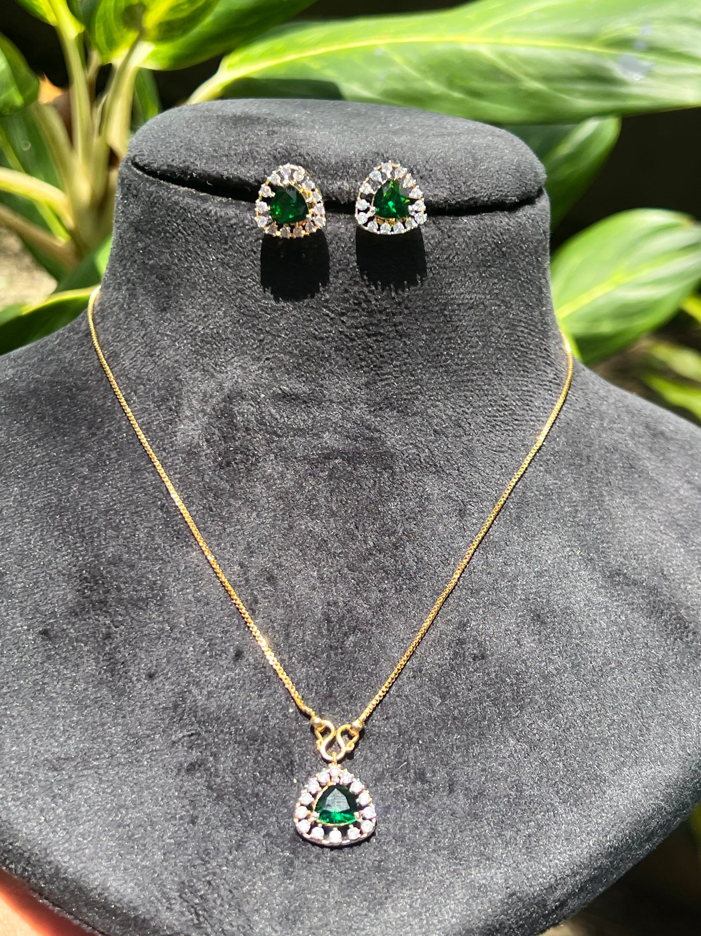 Premium daimond finish pendant chain set product code N228