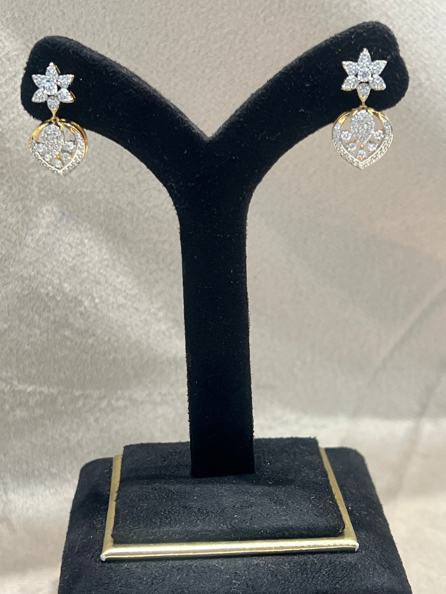 Premium diamond finish earings product code E10