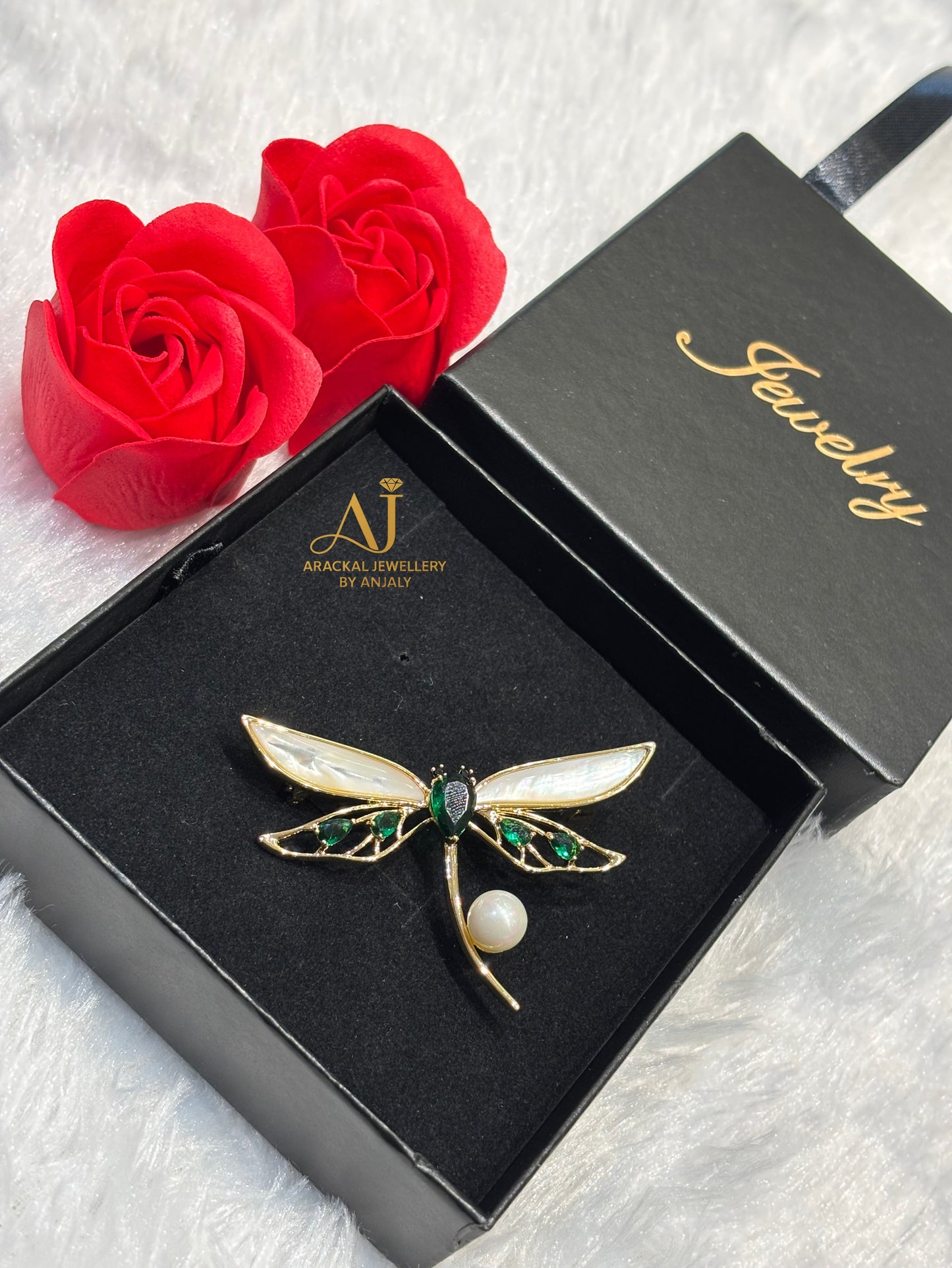 Premium quality imported designer saree pin/ brooch product code SP1