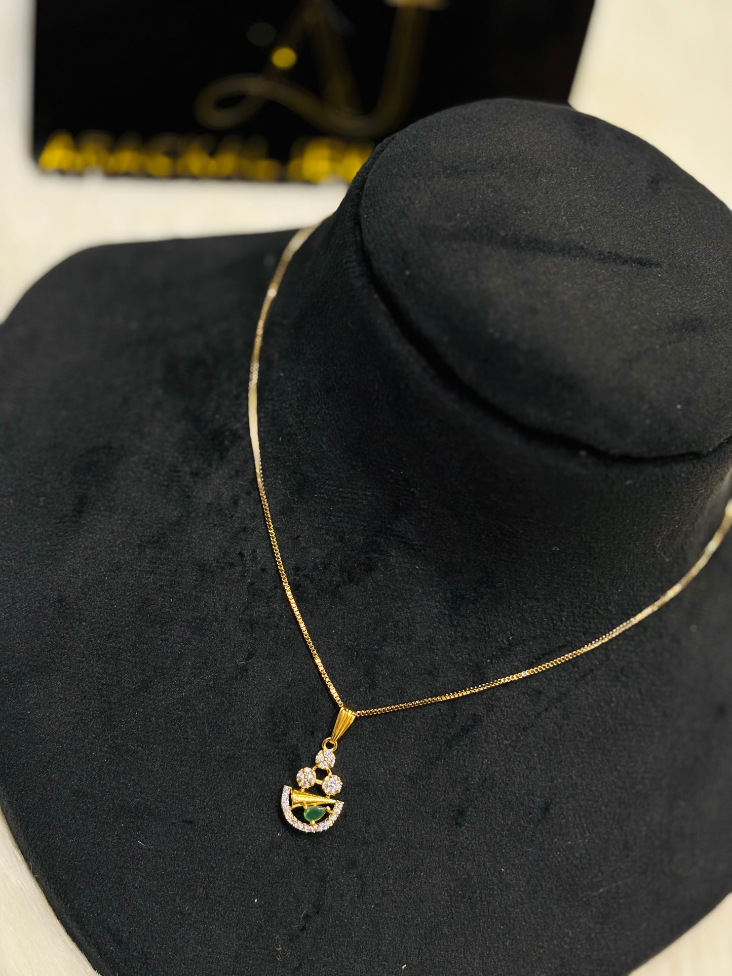 Premium daily wear anti tarnish gold plated ad stone pendant with chain set product code N390