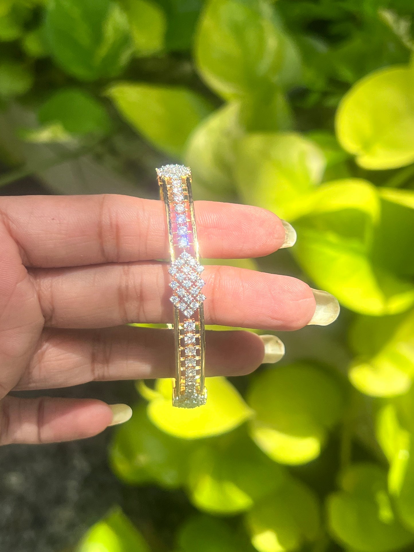 Premium diamond finish openable bracelet product code B103