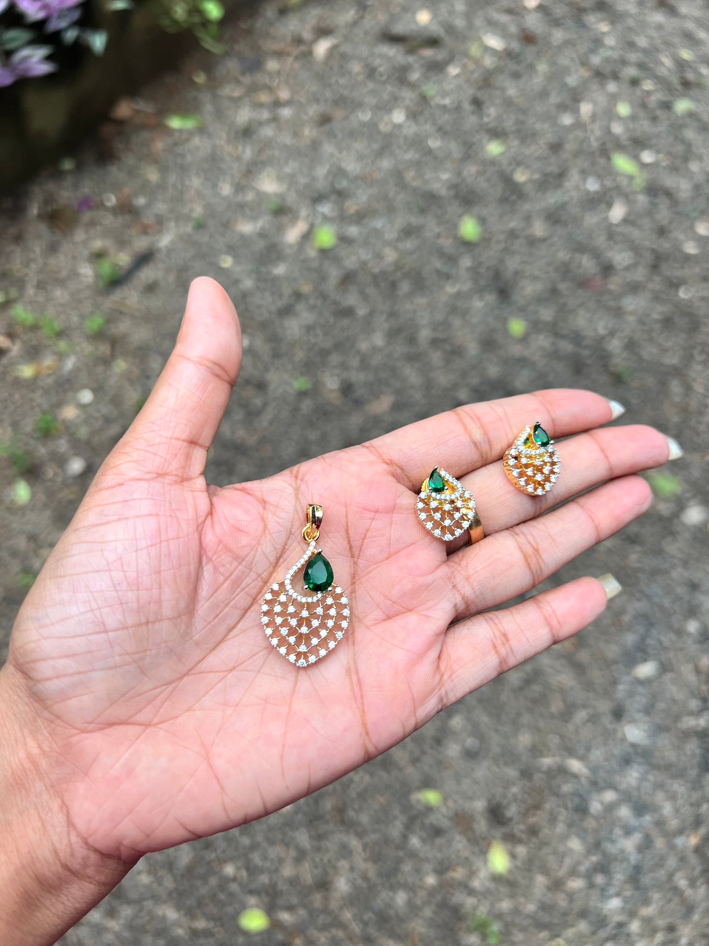 Premium diamond finish pendant set product code 190