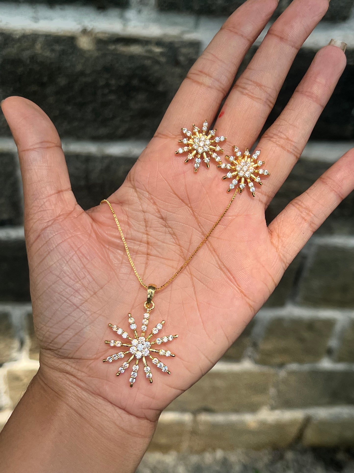 Premium diamond GJ polish and gold polish sunshine pendant set with chain product code D222