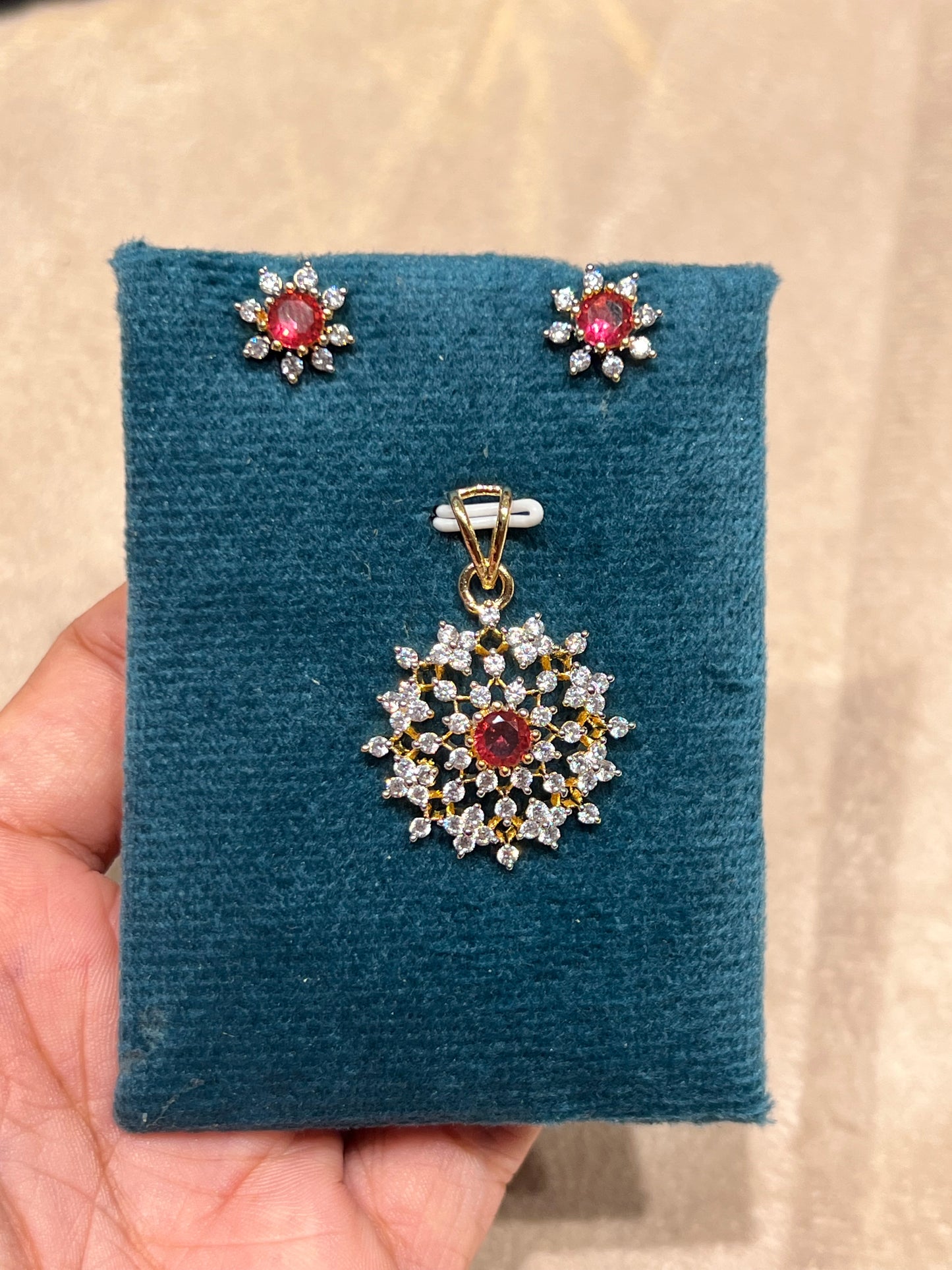 Premium diamond finish pendant set product code D366