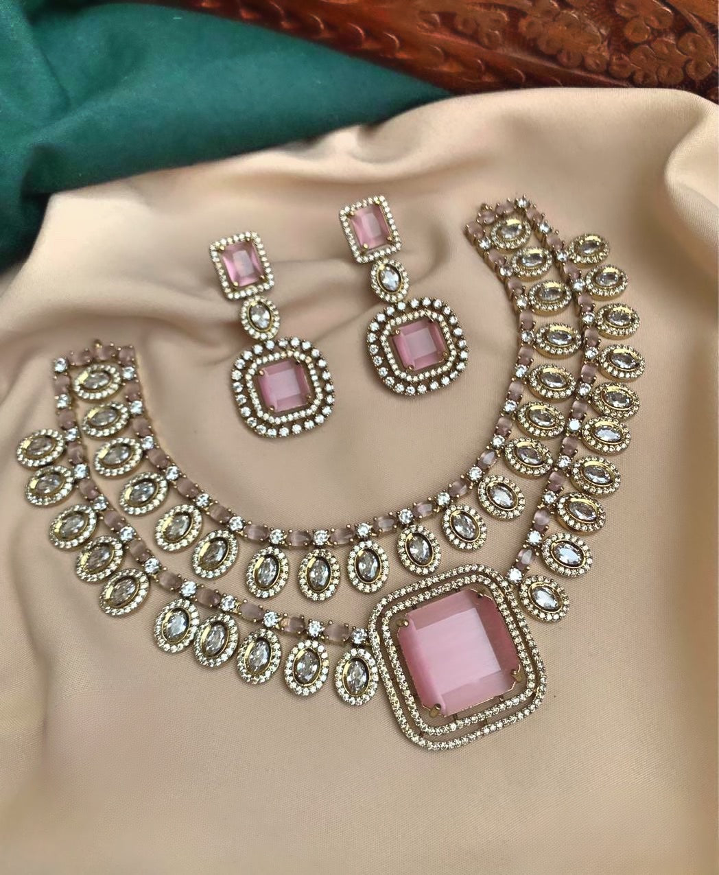 Exclusive designer Premium gold polish jadau ad necklace product code 404