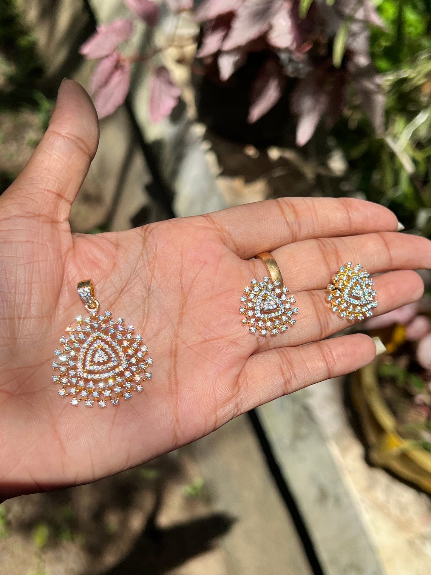Premium diamond finish pendant set product code 52